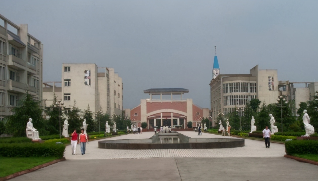 乐山市中区重点高中前十名,乐山市重点高中学校