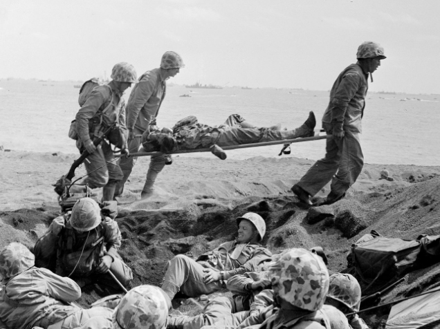 日军躲在山洞,日军硬闯丛林中了陷阱全军覆没