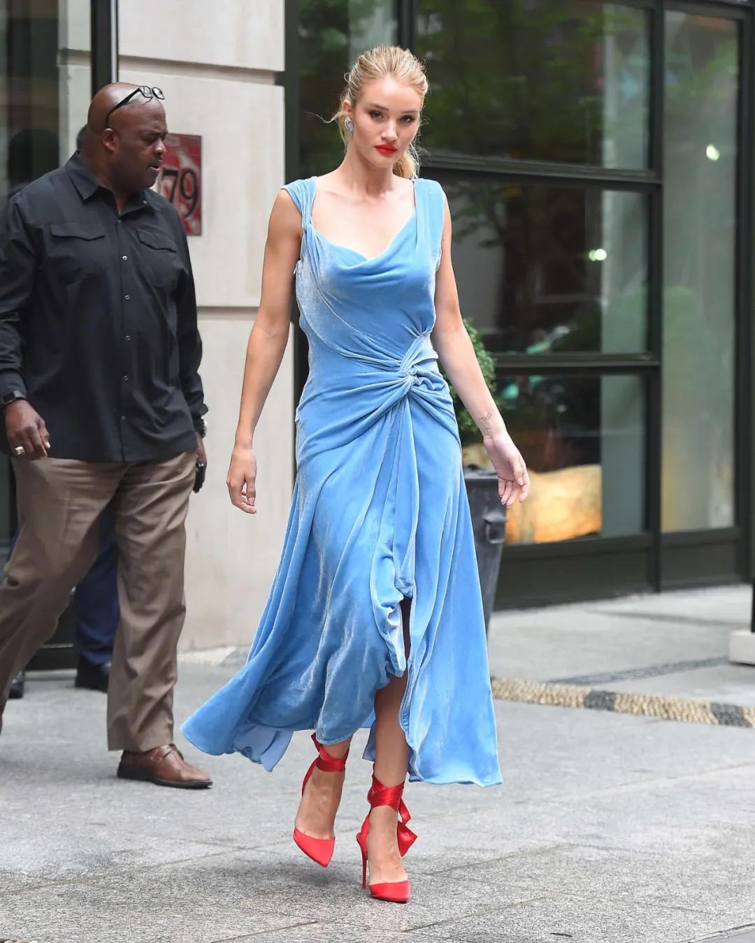 胸大的胖mm怎么穿衣服,穿衣显胸大怎么办