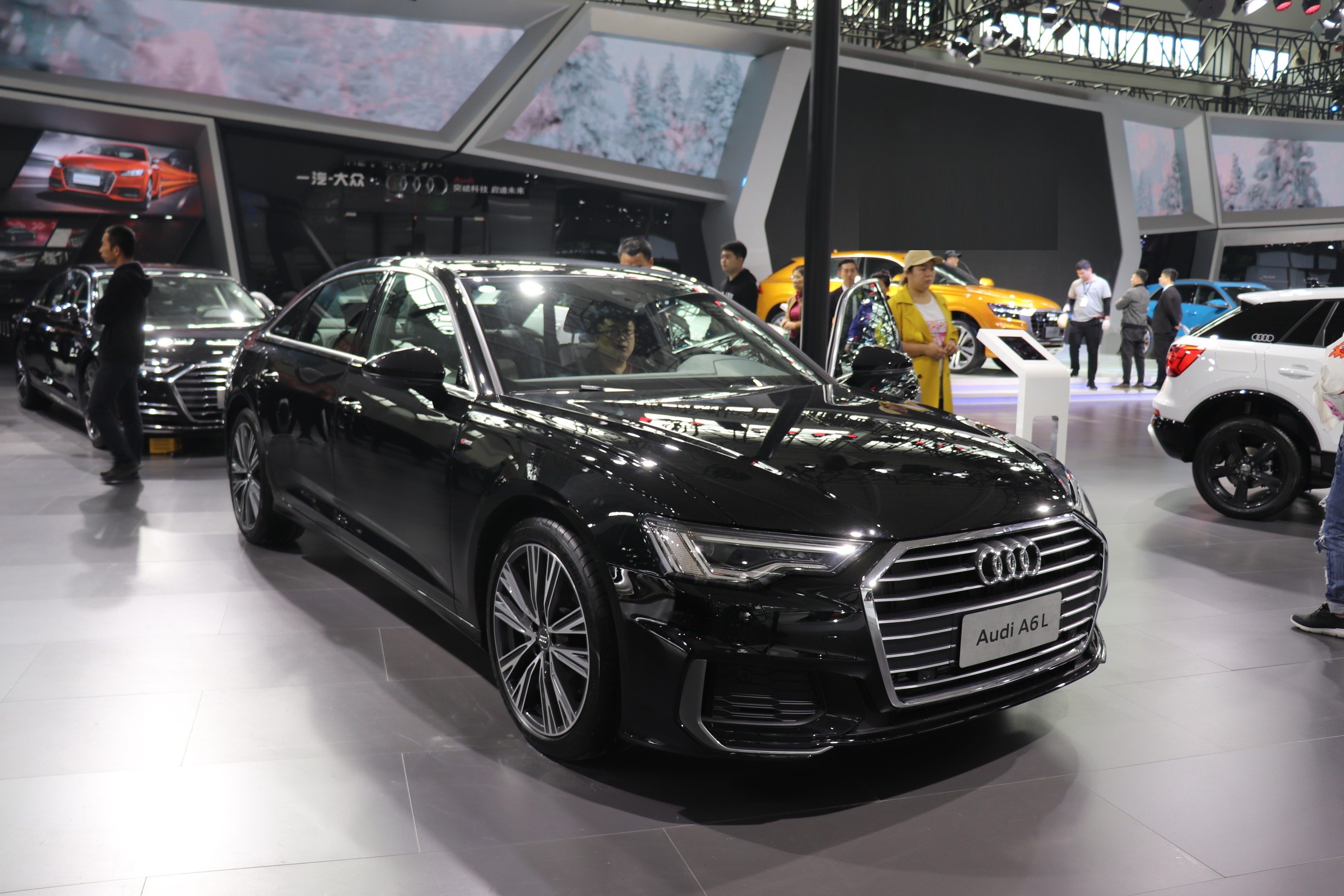 与奔驰宝马奥迪齐名的车,奥迪为什么比宝马奔驰低一个档次