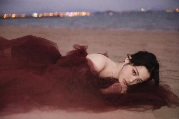 欧阳娜娜像早期娜扎,欧阳娜娜以前和现在妆容