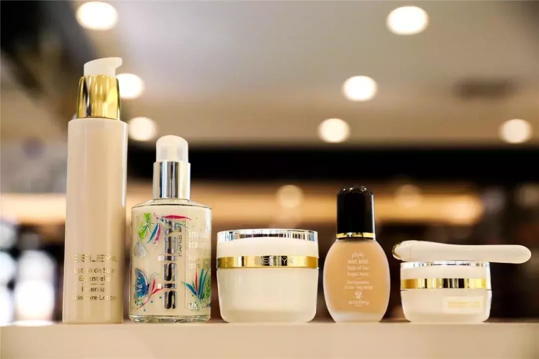 市中心这家高精尖卖场疯狂折扣!直降+团券,送的比买的多