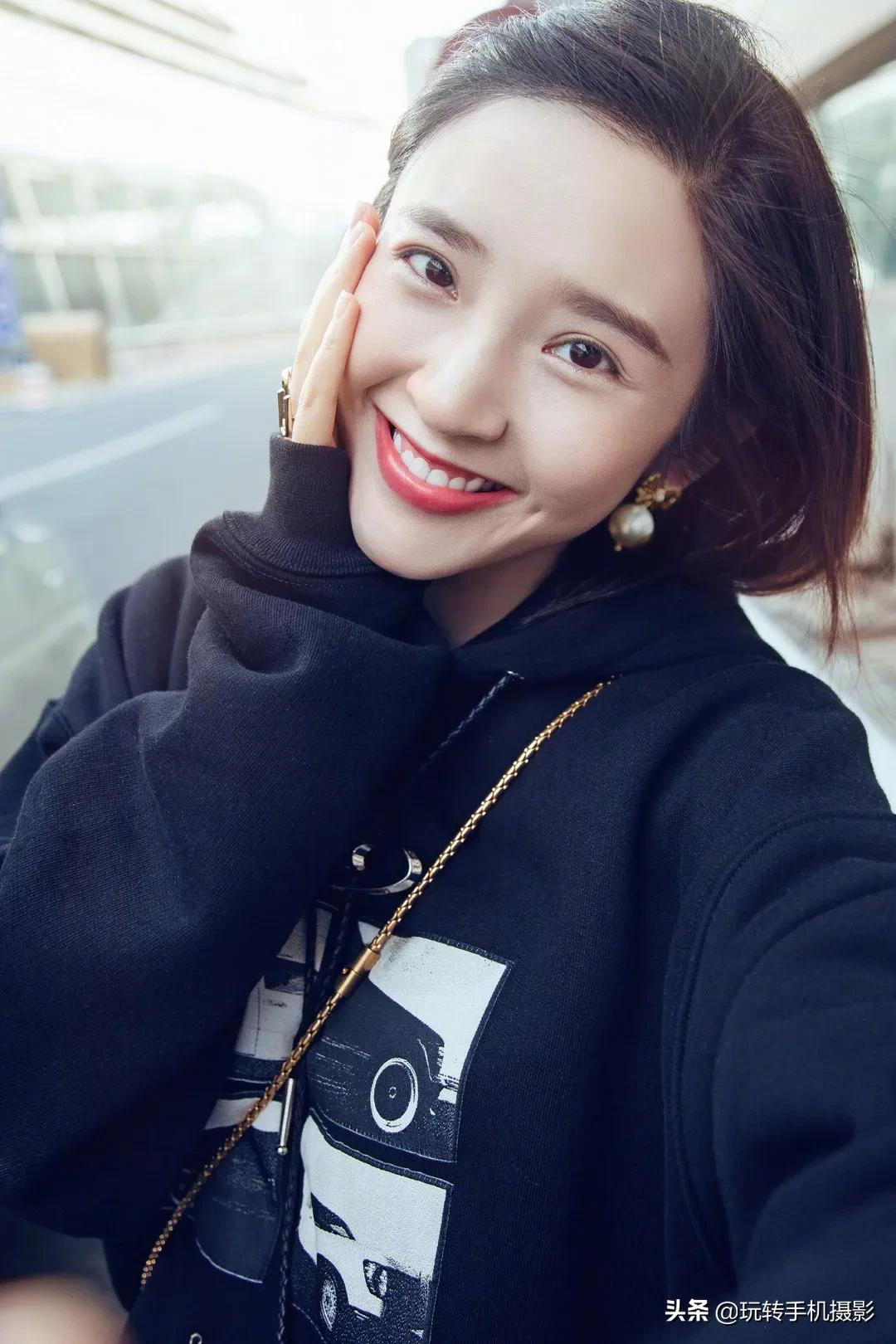 拍照不会笑表情不自然,拍照表情不自然后期能修么