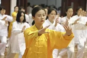 练好这几个动作成为高手,练好太极拳的100个细节