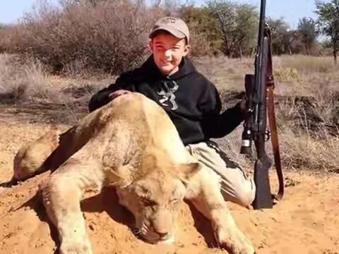 那些因为人类猎杀而灭绝的动物,因人类捕杀而灭绝的动物