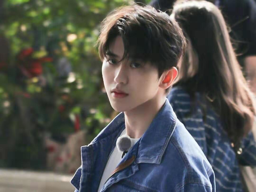 奔跑吧黄旭熙蔡徐坤,奔跑吧蔡徐坤baby郑恺