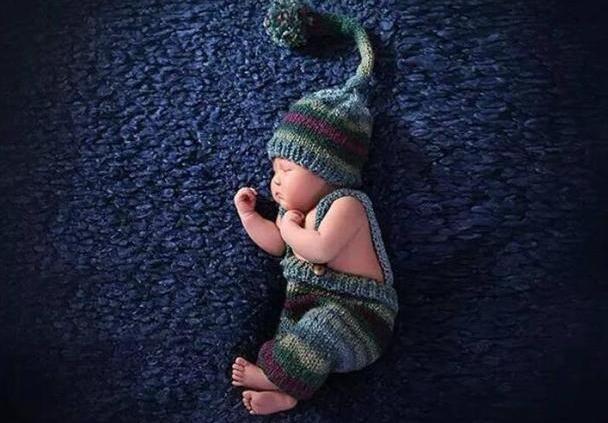 新生儿怕冷还是怕热,新生儿怕热还是怕冷室温多少正常