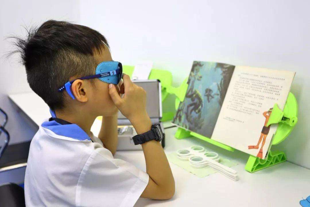 12岁先天弱视治疗需多少钱,孩子12岁弱视0.4怎么恢复正常