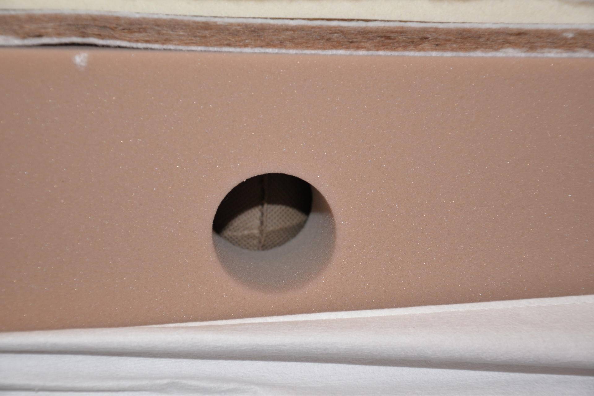 孝敬父母篇二:你们的满意是我的目标—8H黄麻透气护脊床垫