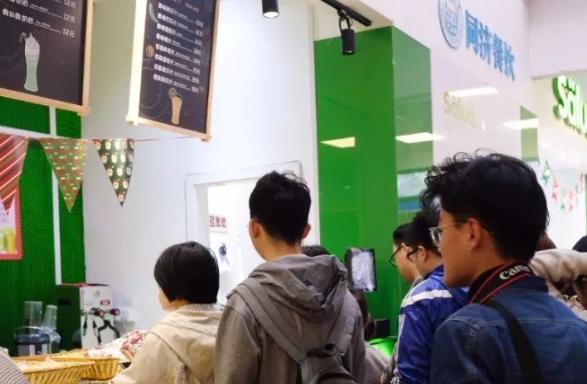 为啥大学食堂饭菜那么“便宜”？不怕“亏”吗？这4点原因很现实