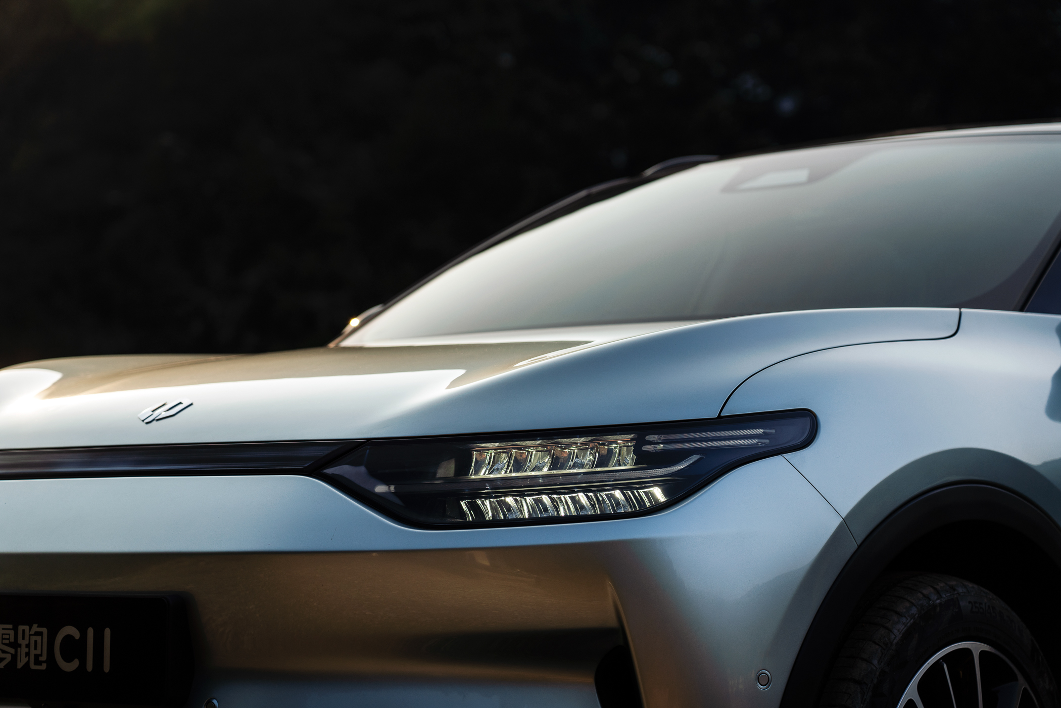 新晋纯电suv爆款零跑c11,沉浸式体验全新零跑c11