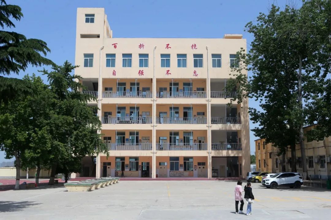 俄语卫星班,郑州五十三中俄语班免费出国留学