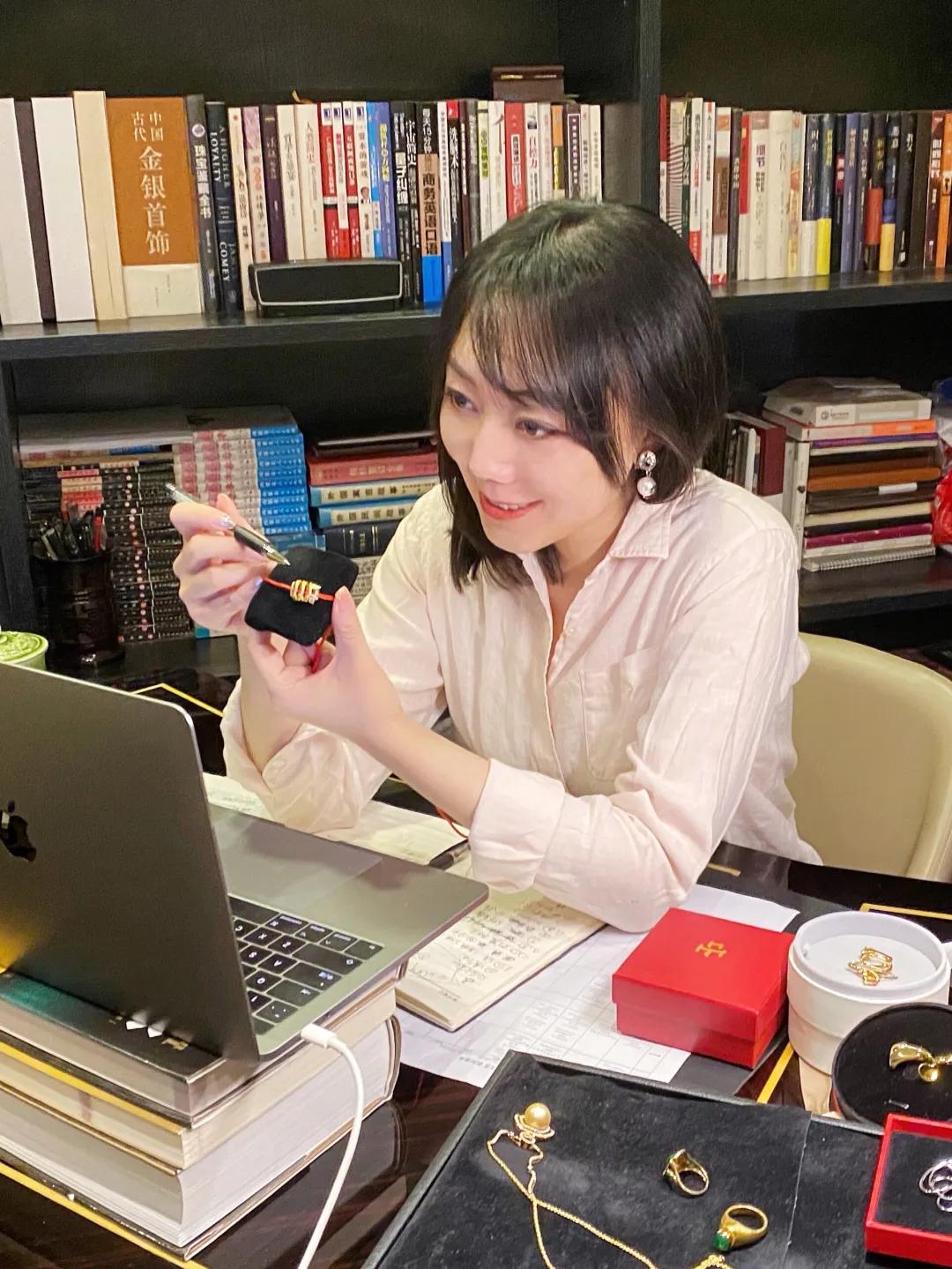 城阳故事|于文秀——学生成长路上的贴心“摆渡人”