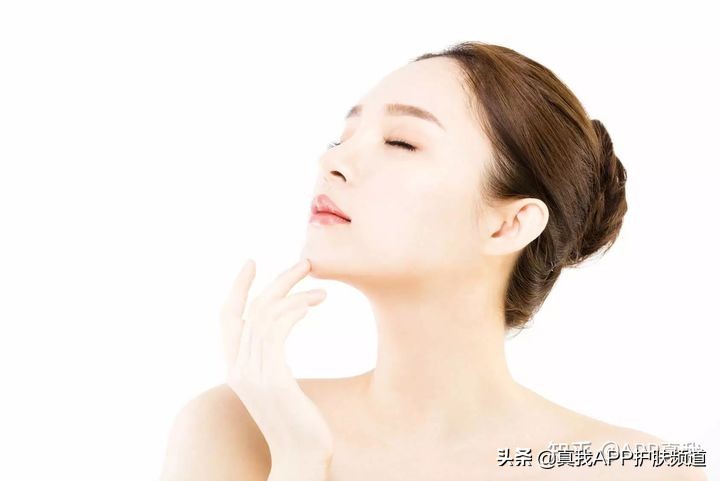 刷酸后脸上长了好多小痘痘正常吗,刷酸后脸过敏长痘怎么办