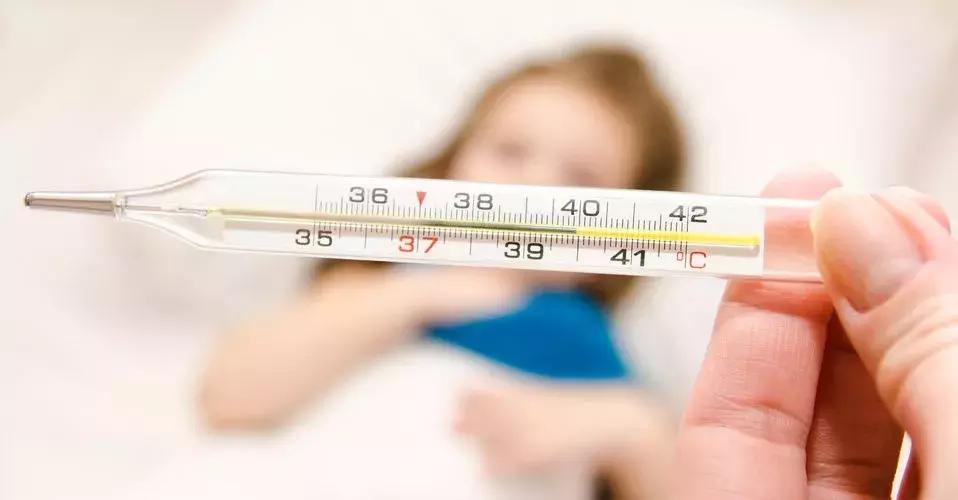 宝宝反复发烧中医有妙招,宝宝反复发烧中医