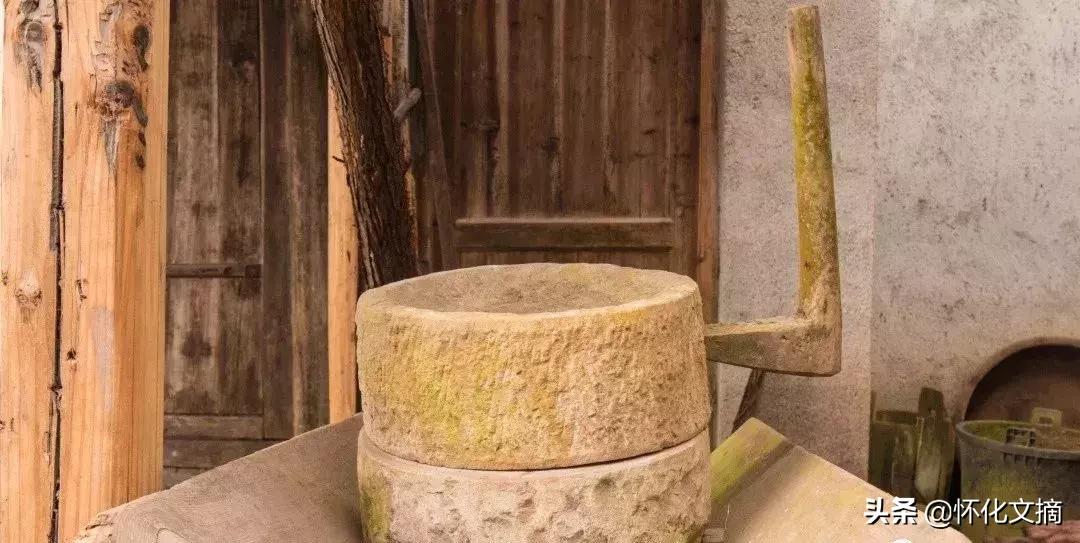 千年古苗寨老家寨全景,贵州千户苗寨农户家