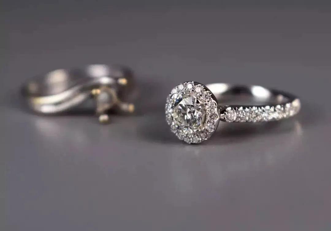 戒指表面凹位怎么处理,戒指不圆了恢复妙招