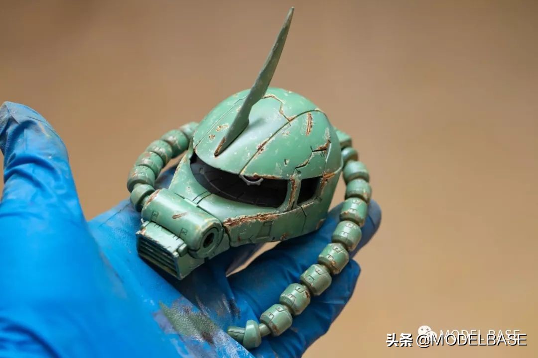 扎古扭蛋头组装,万代蓝标扎古和红标扎古