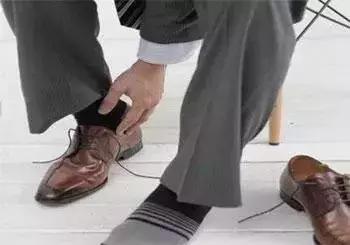 人为什么一直口臭脚臭,口臭脚臭身体有异味