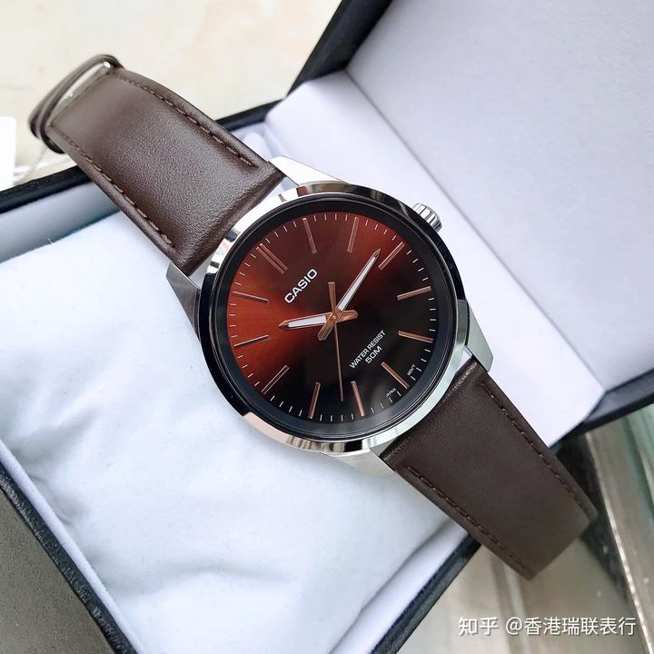 知乎高赞:有哪些值得选购的小众极简表款?