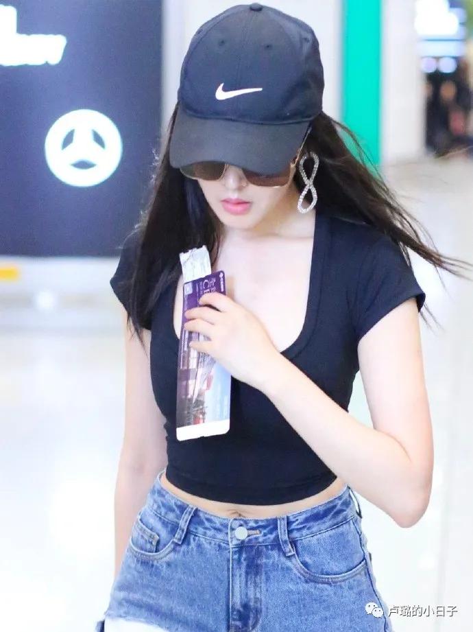 被秦海璐穿过的那些牌子，简直就是中年姐姐穿搭的模版