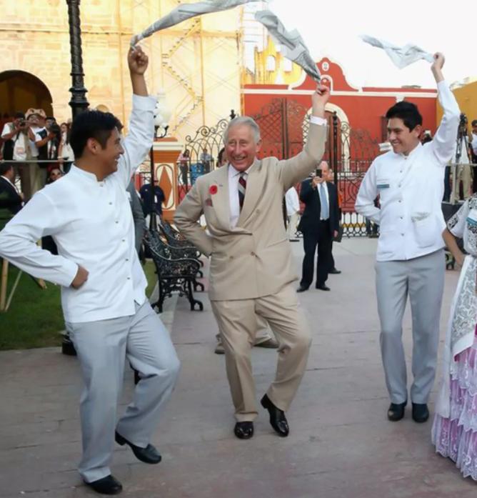 查尔斯王子街头大秀舞技，这销魂的动作，把大家都看呆了