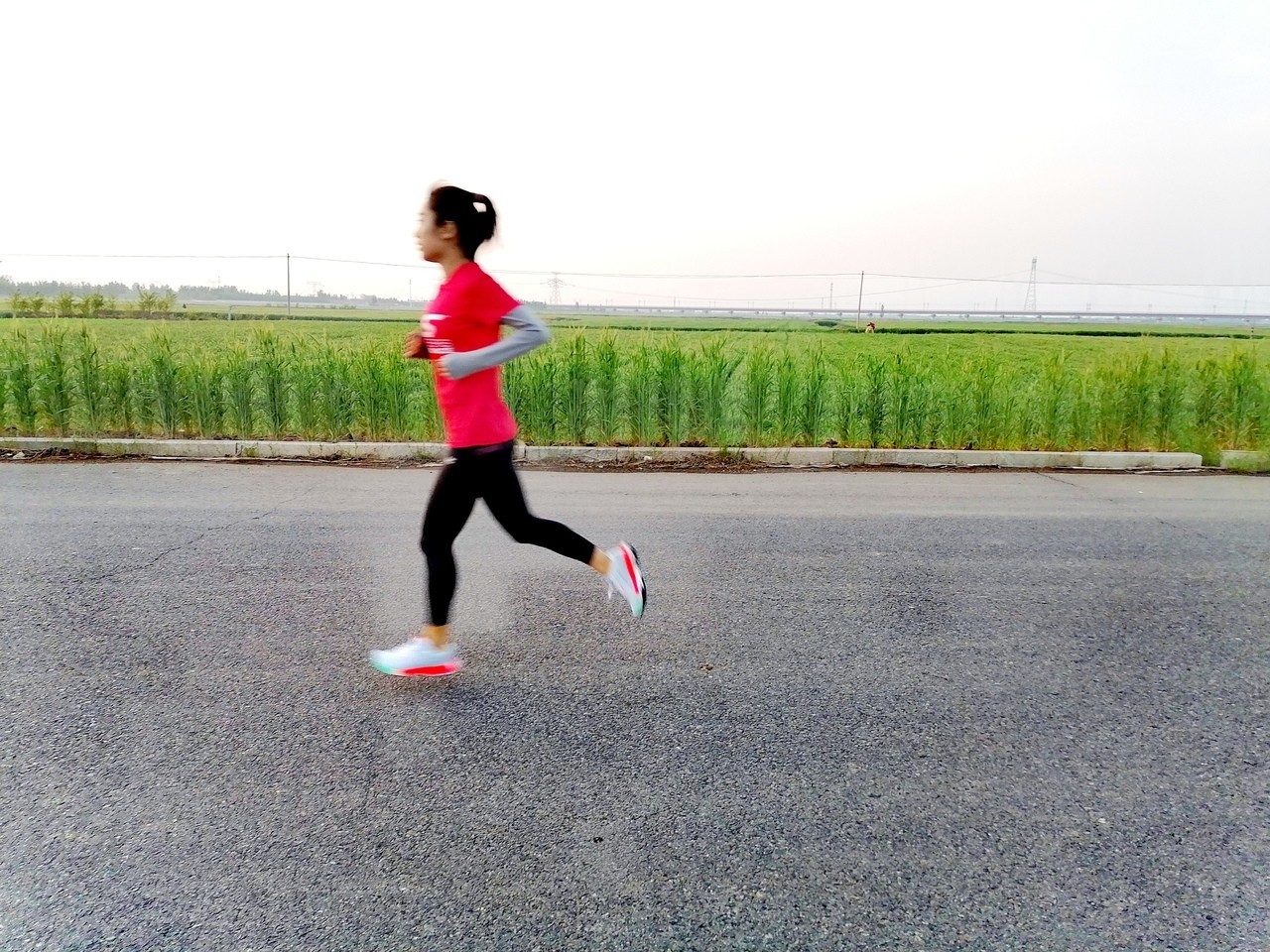 迪卡侬KDPLUS跑鞋:高颜值+高性价