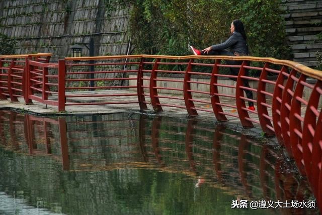 在冬天里看遵义湘江河上的秋色