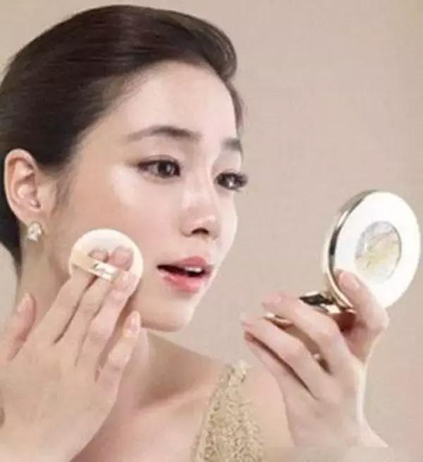 油性皮肤怎么化妆才不掉妆？油性皮肤化妆的正确步骤