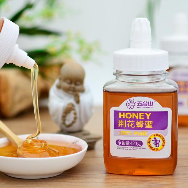 蜂蜜祛黑头的最佳方法,蜂蜜美容方法去黑眼圈