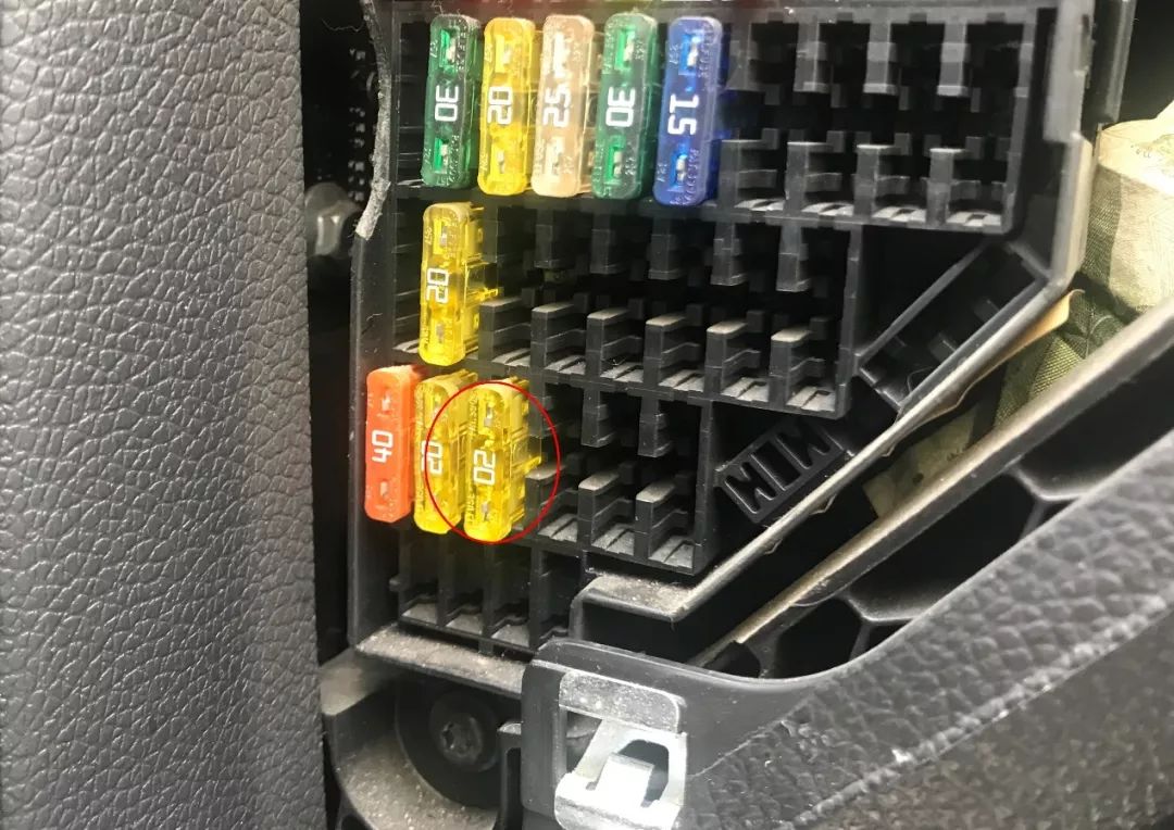 点烟器插头能承受多大功率,点烟器插座大功率