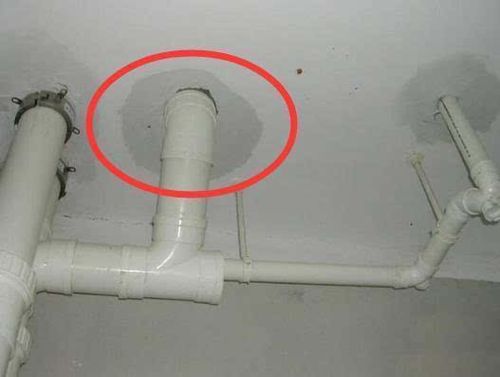 鉴定漏水原因最重要,邻里互杠是不理智的,解决漏水是正道