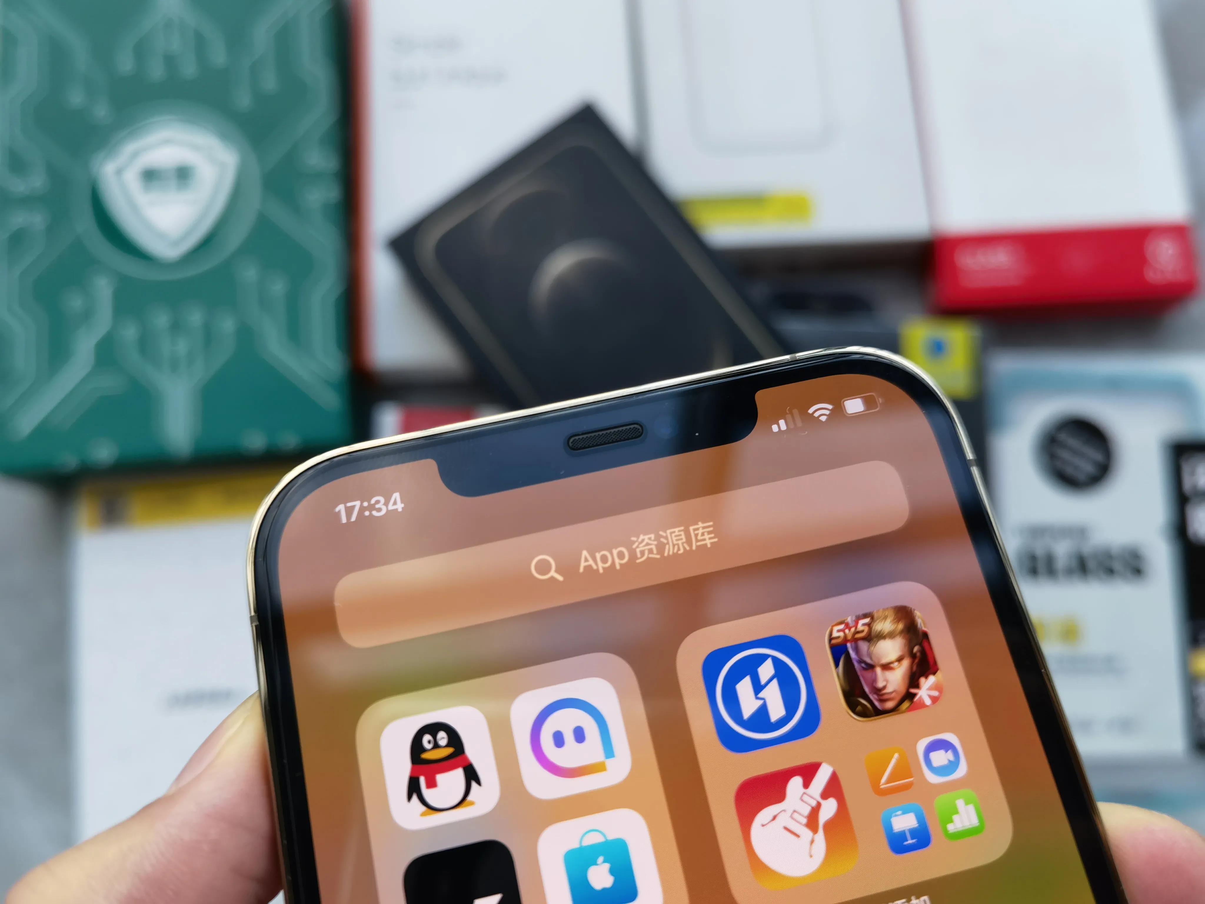 苹果xsmax钢化膜推荐防碎边,手机膜苹果xsmax全包水凝膜