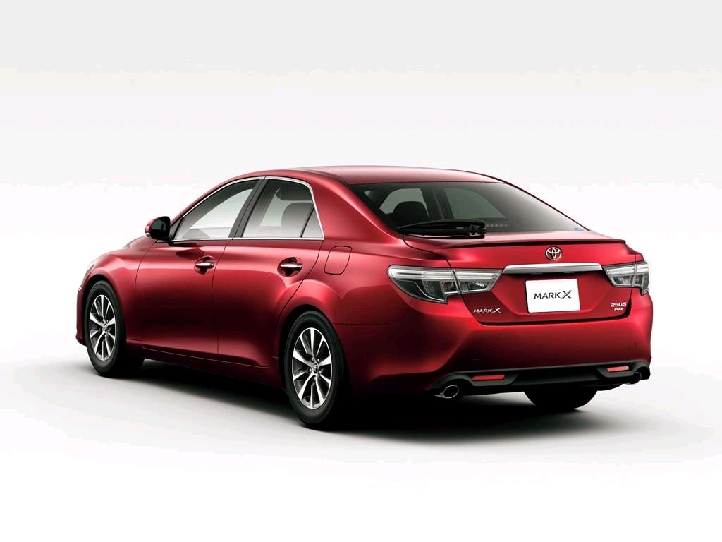 丰田锐志“霸气回归”！3.0L+V6后驱，宝马3系也是弟弟