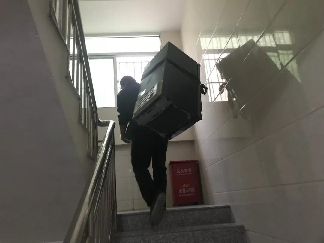 深圳蓝犀牛搬家司机的真实收入,深圳吉米搬家一单能赚多少钱