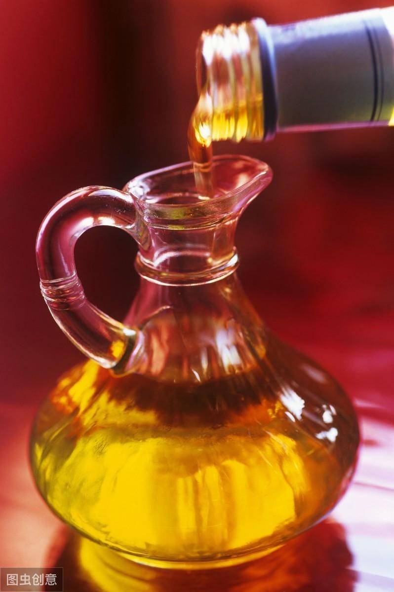 食用油放好几年还能吃吗,食用油放了三年时间还能吃吗