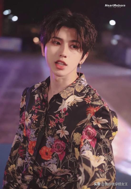 周震南帅气穿搭,周震南穿衬衫图片