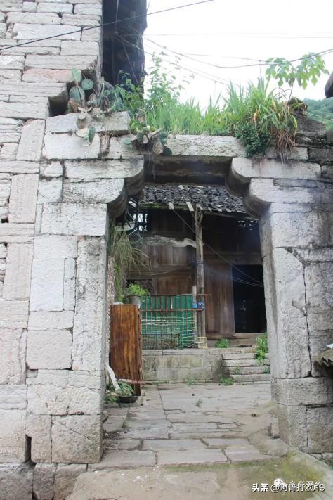 镇宁关寨的白骨塔,贵州安顺镇宁官寨白骨塔