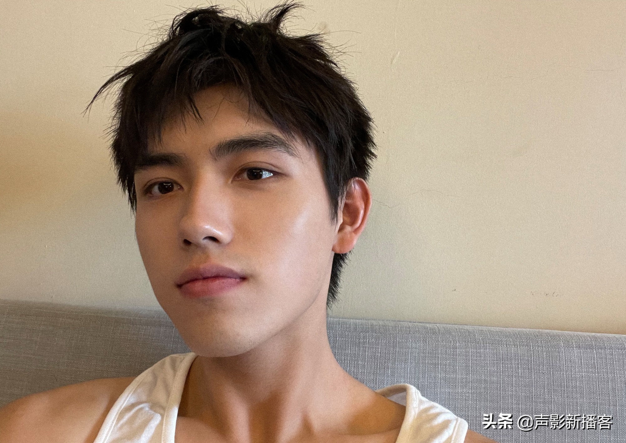 陈飞宇晒童年照为陈凯歌庆生,陈凯歌回应陈飞宇小时候