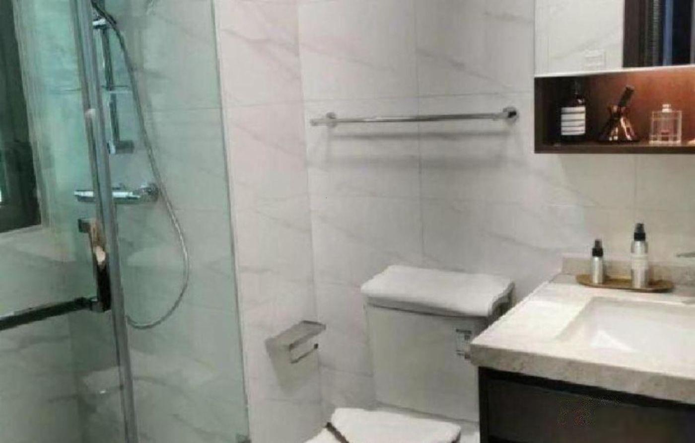 太仓万达广场旁，住宅洋房，可落户可上学，拎包入住！现房出售