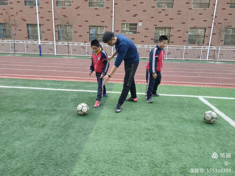 城南中心小学足球社团,龙泉街道中心小学足球社团