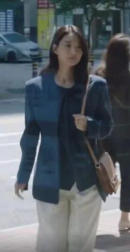 她被称韩国硬照女王，手握时尚圈顶级资源！网友：姐姐我可以