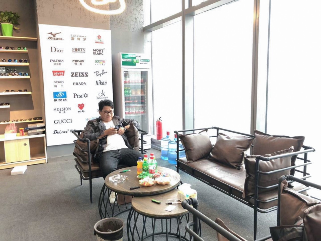 omg新眼镜,omg眼镜推荐