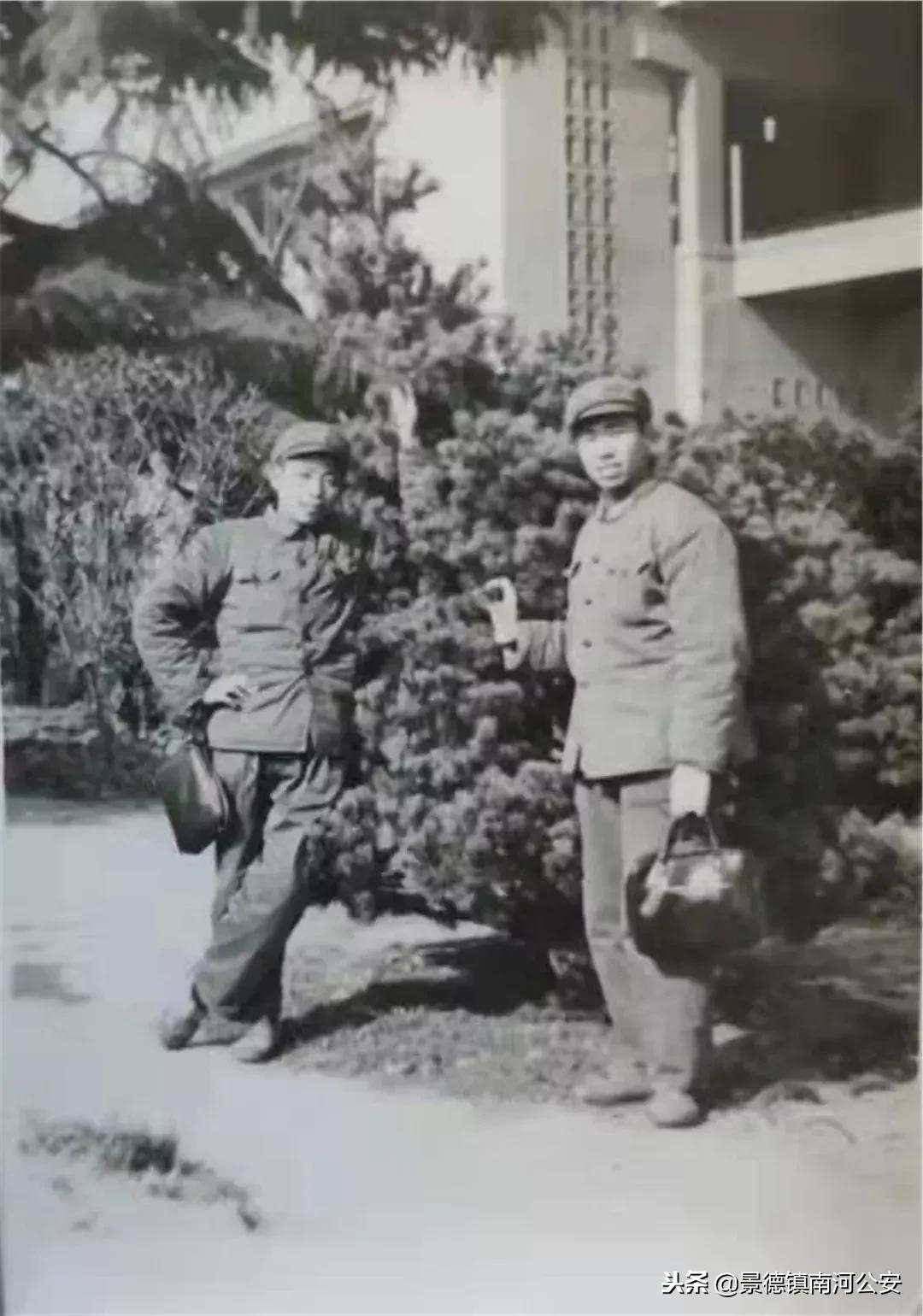 难忘军帽上的红五星