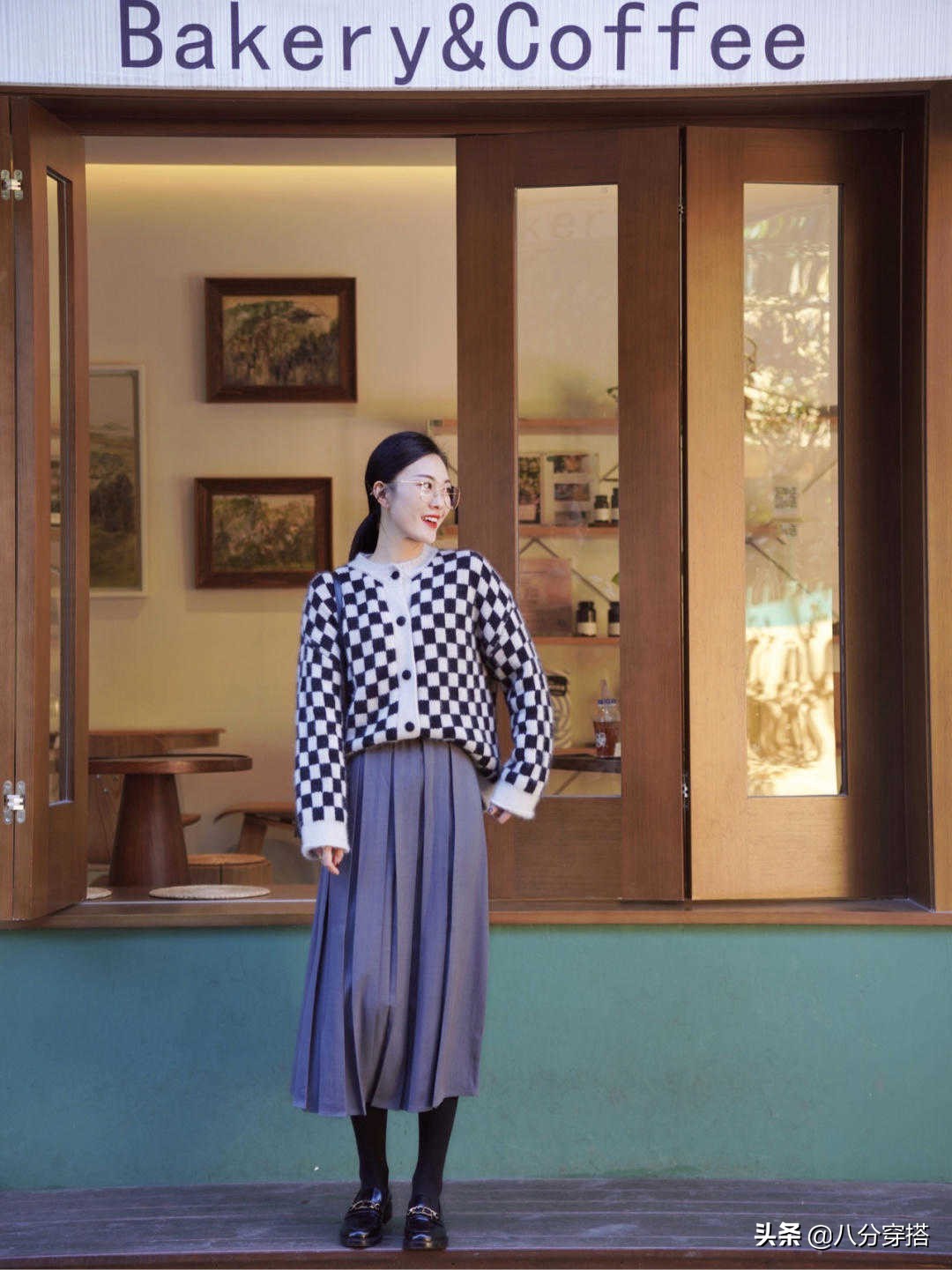 显白气质又柔软渐变慵懒风毛衣,女士简约风穿搭技巧白色毛衣搭配