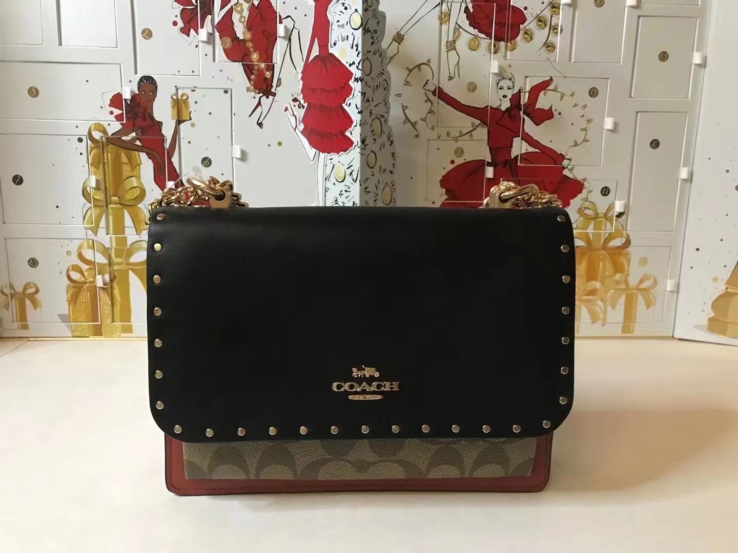 coach奥莱包值得买吗,coach奥莱款和专柜款哪个值得购买