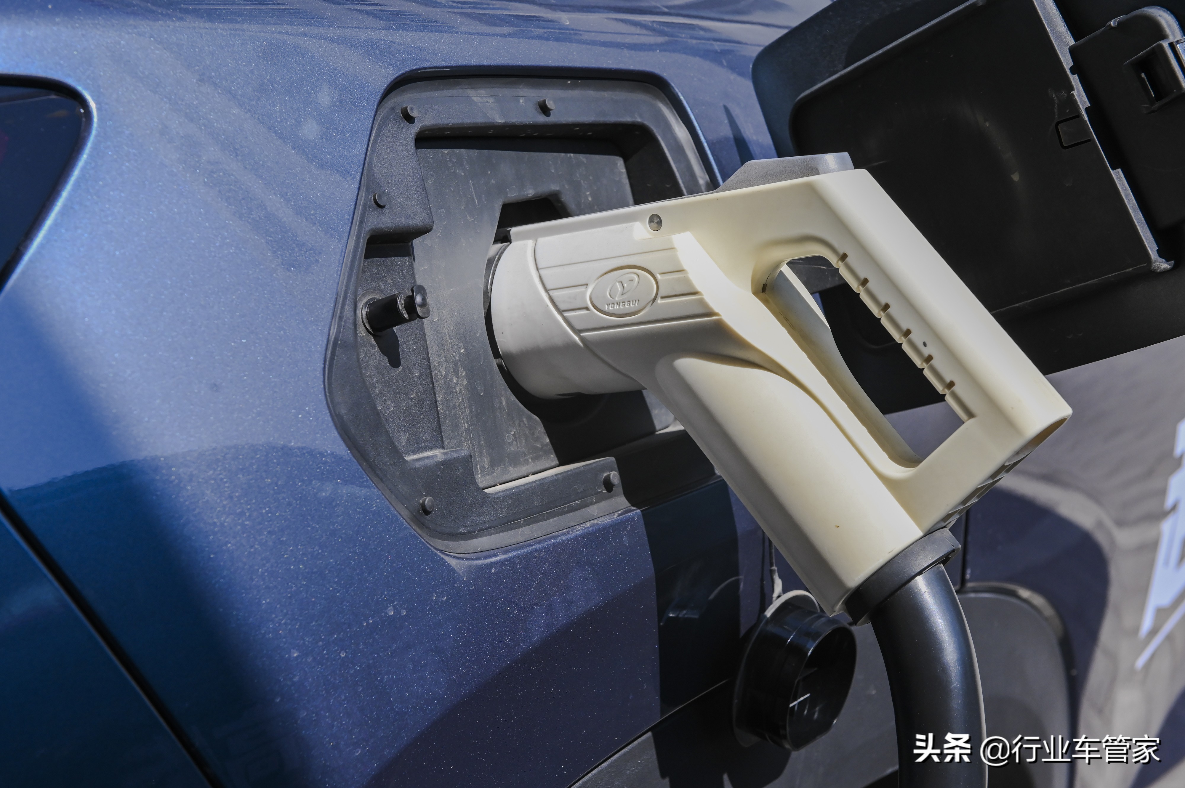 奇瑞eq1和奇瑞小蚂蚁的区别,奇瑞小蚂蚁图片