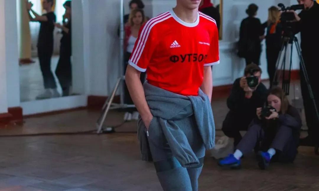 运动装的穿搭思路怎么写,运动装的穿搭法则