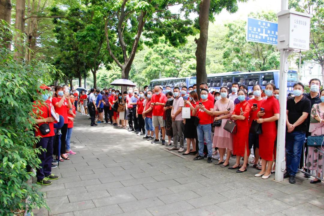 萌娃、萌宠纷纷抢镜！今年高考作文，深圳学生躺赢？