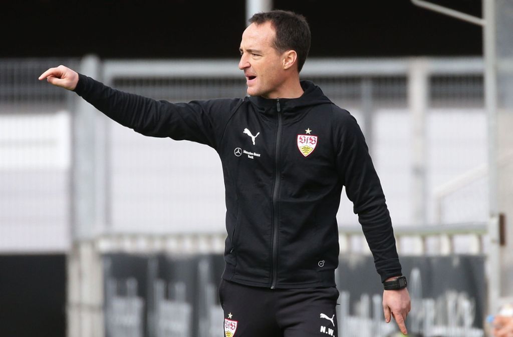 一年踢完半个联赛要换帅，德甲为何疯*操狂**作？“缺乏尊重”是关键